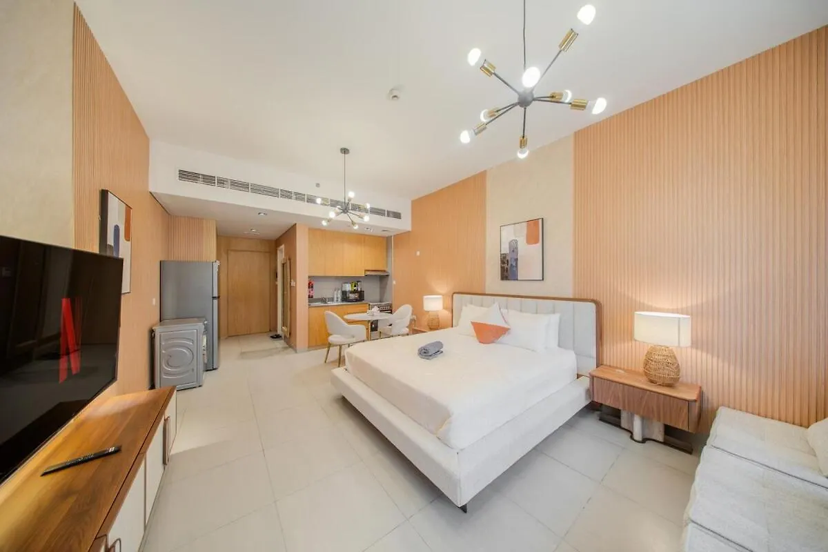 City Central Luxury Apartment With Balcony By Bluecloud Holidays Sharjah
